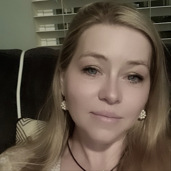 Meet your Posher, Olivia - Picture 1 of 1